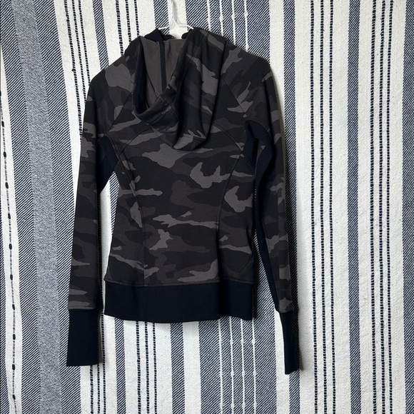 Athleta Triumph Camouflage Hoodie Jacket - Picture 5 of 5
